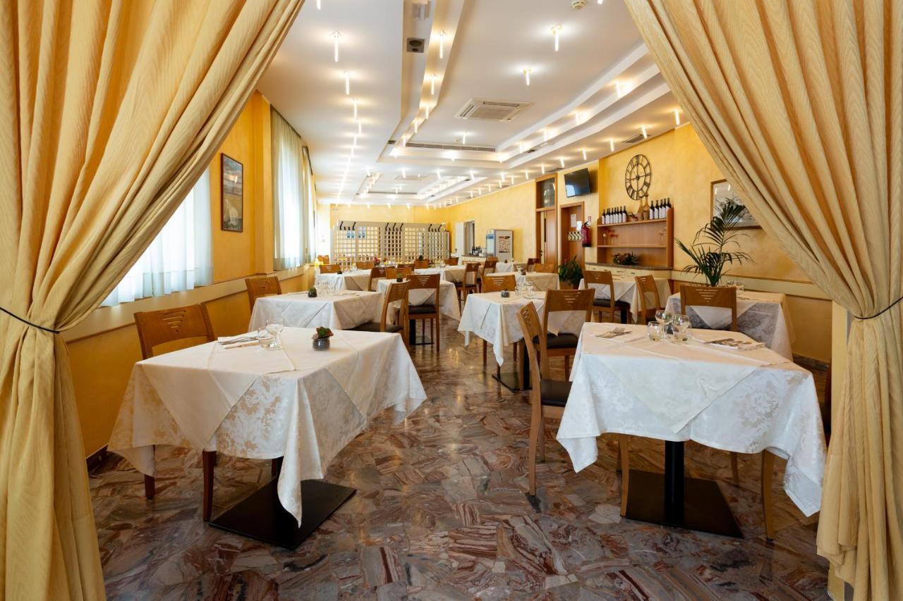 Hotel Belvedere Porto SantʼElpidio Exterior foto